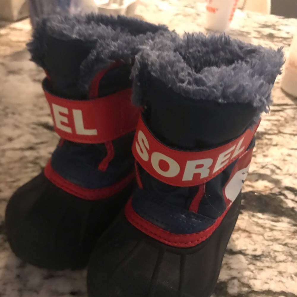 Sorel toddler snow boots size 5